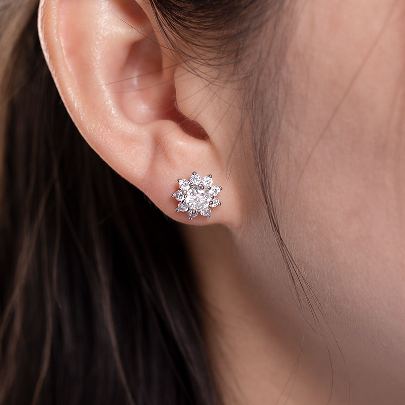 【 Daisy 】SunFlower 1CT Round Cut Moissanite S925 Sterling Silver Daily Stud Earrings