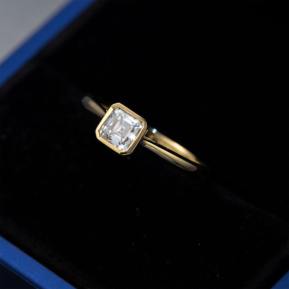 Asche Square Moissanite Engagement Ring