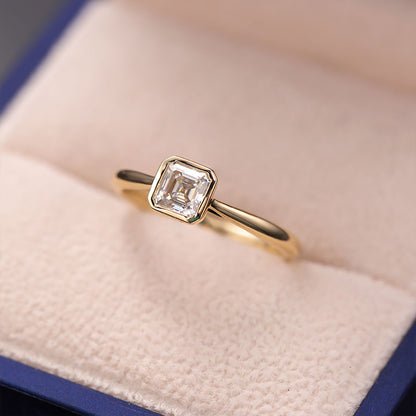 Asche Square Moissanite Engagement Ring